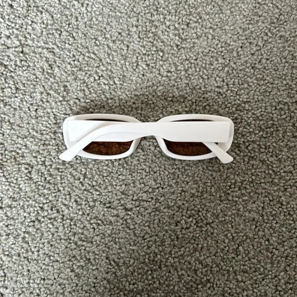 Rectangle cream glasses - Picture 2 of 2